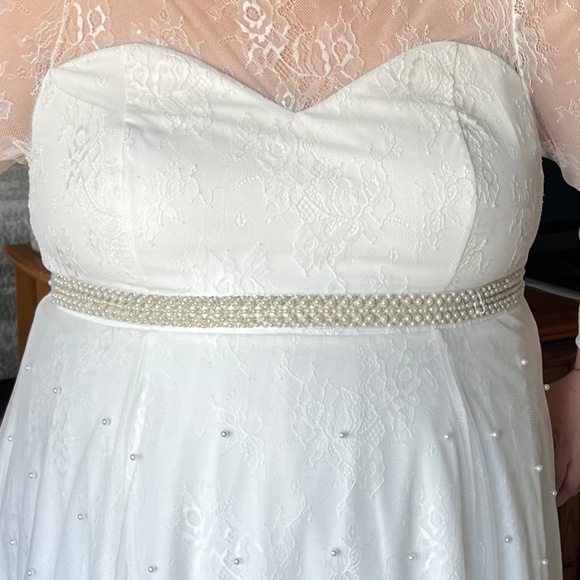 Wedding Dress ✨ Elegant White Lace Fit & Flare Dress – Size 14 ✨ - Picture 4 of 8